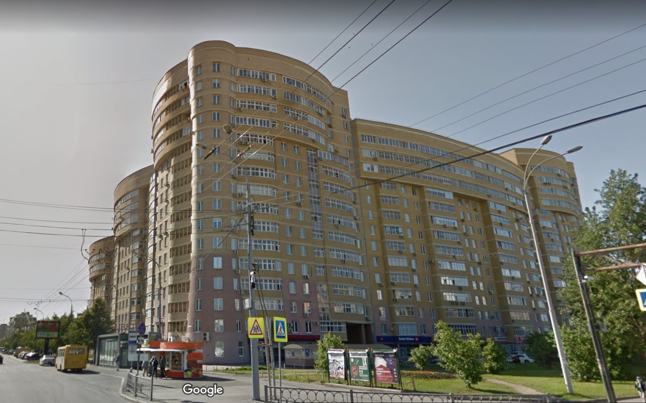 Многоэтажный дом «Солнечный замок»  по ул. Токарей, 44 в г. Екатеринбурге.