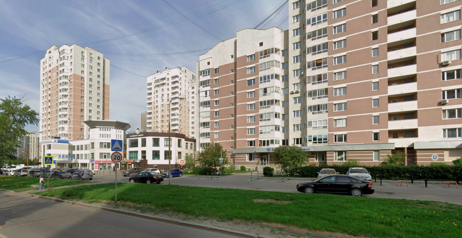 Жилой комплекс по ул. Ясная в Екатеринбурге